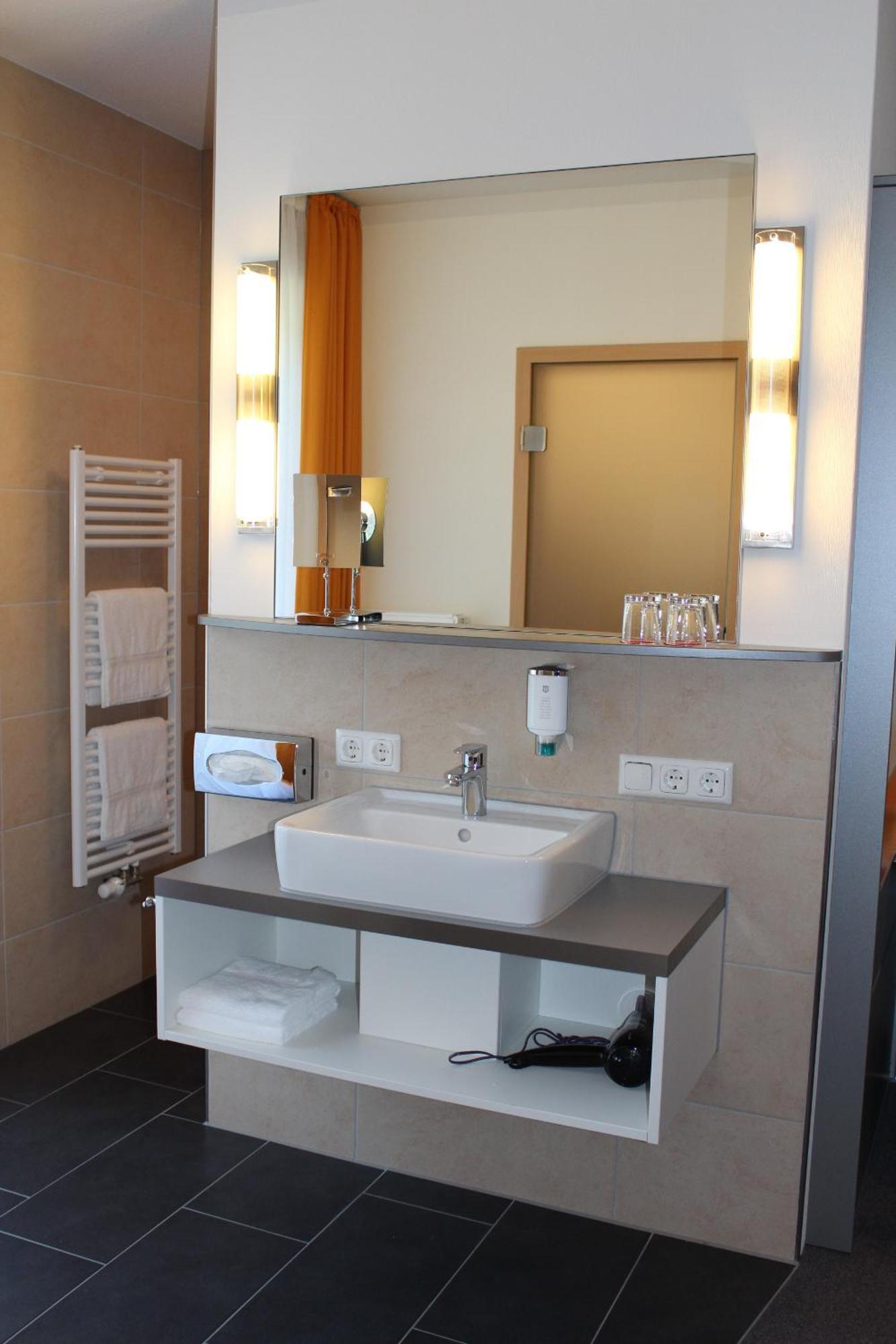 Hotel Ripken Kirchhatten الغرفة الصورة