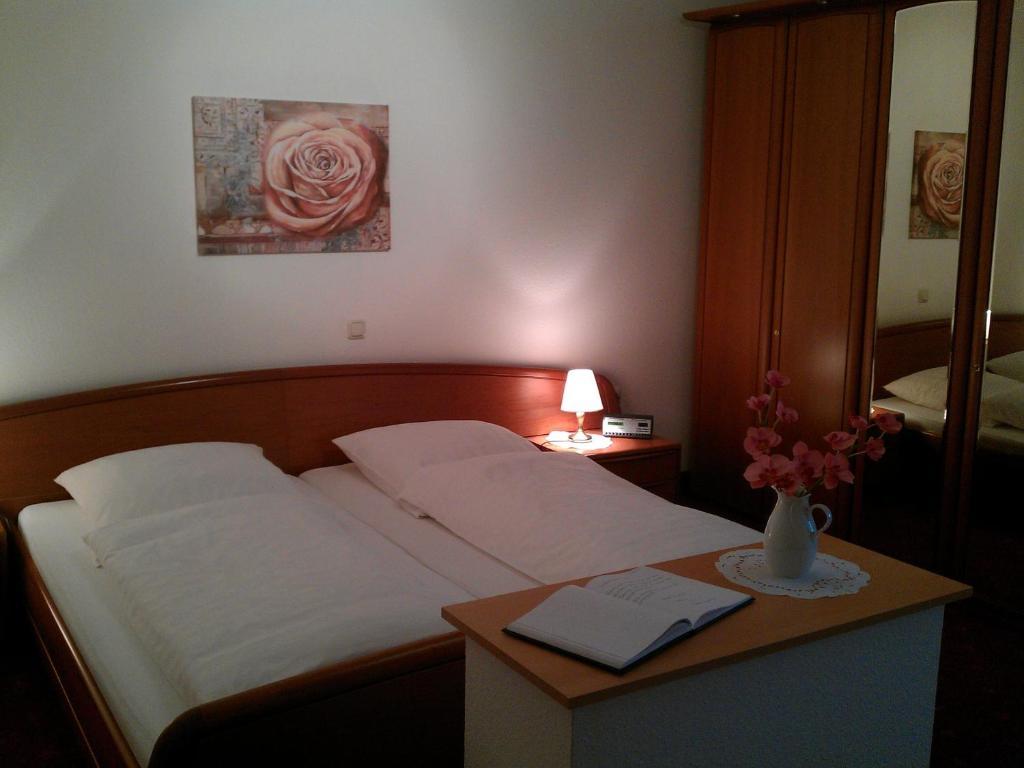 Hotel Ripken Kirchhatten الغرفة الصورة